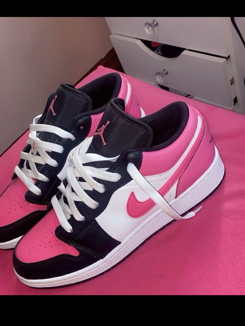 Nike Kids Pink Black White Low-Top Sneakers